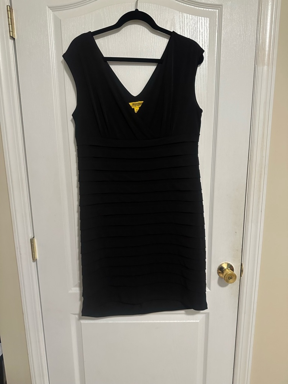Clarie Black Dress Size 14 Sleeveless V Neck Bodycon Classic